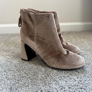 Lady Couture Tan Champagne Color Velvet Heeled Ankle Booties Size 8